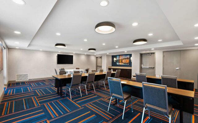 Hampton Inn & Suites Fort Belvoir Alexandria South