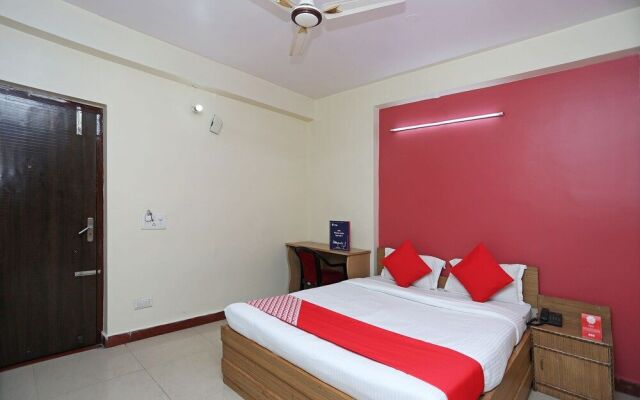 Oyo Flagship 26480 Hotel Nisa