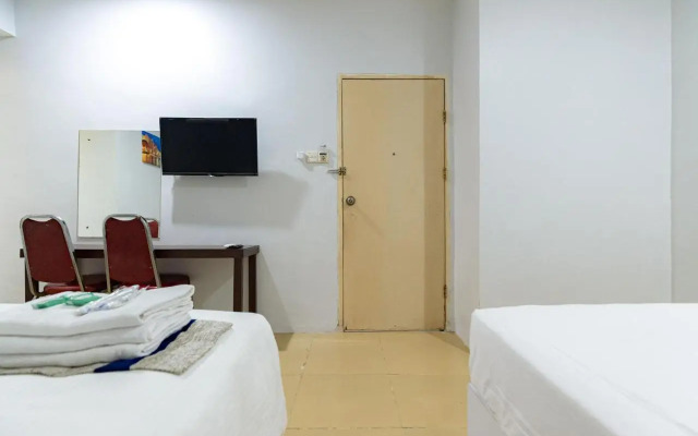 Urbanview Hotel Crystal Nagoya Batam by RedDoorz