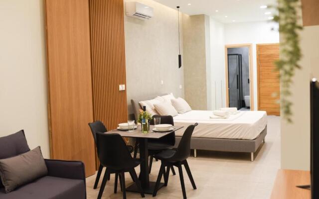 Chrystal Blue Suites Studio Apartment HERMIA