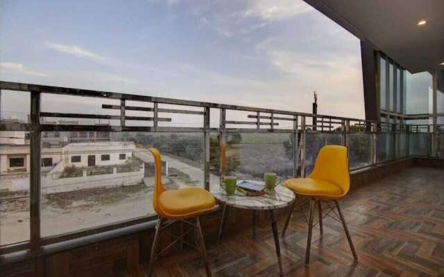 Hotel Noida Dreamz 144