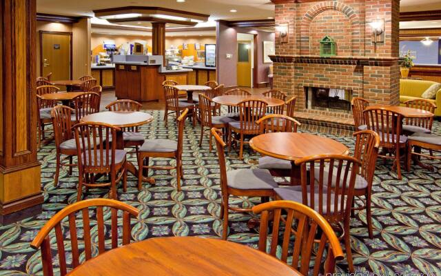 Holiday Inn Express Holland by IHG