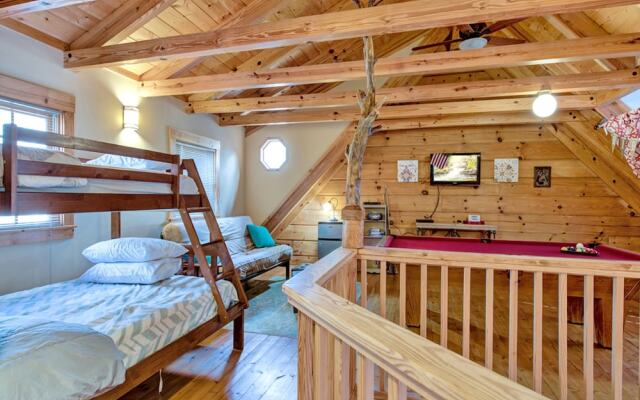 Black Bear Hideaway by Jackson Mountain Homes