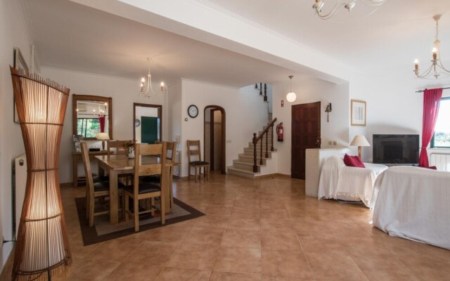 Casa Josephine by Portucasa