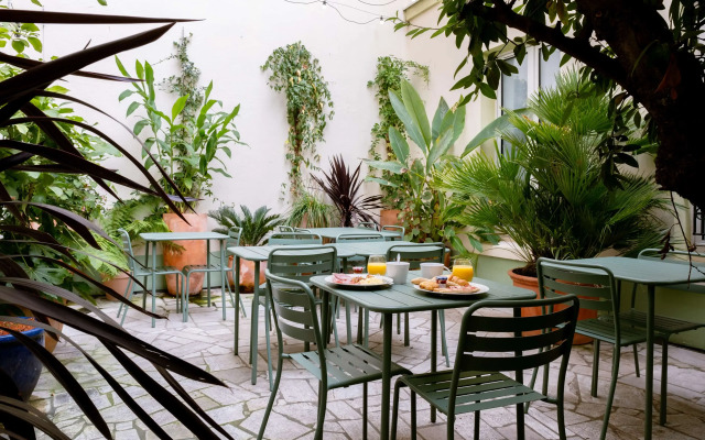 Hôtel Kyriad Paris 10 — Canal Saint Martin-République