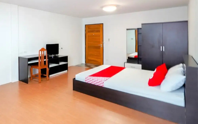 The Palm Apartment by OYO Rooms