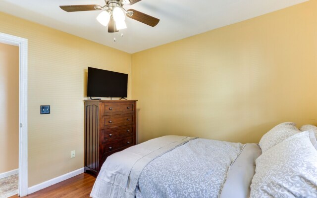 Keansburg Home w/ Private Hot Tub!