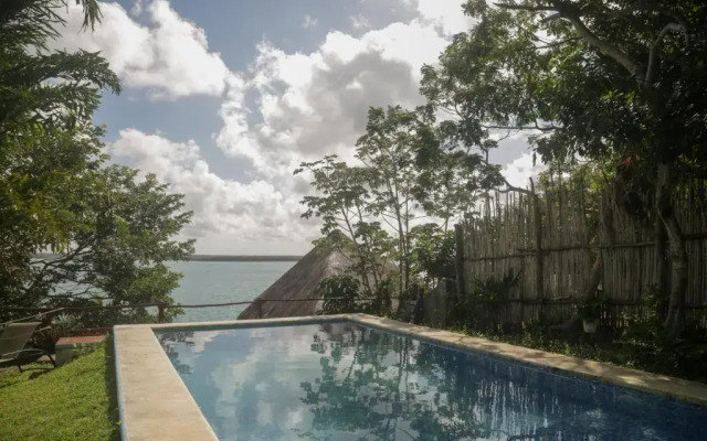 Seven Blue House Village & Lodge