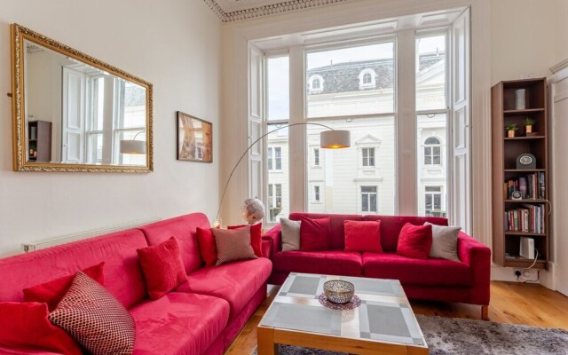 2 Bedroom Flat in Central Edinburgh