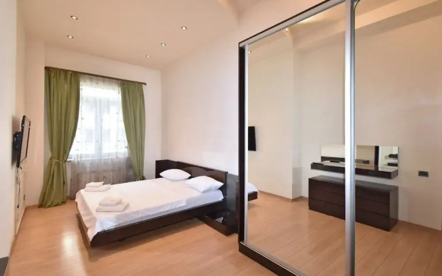 Spacious Apartment by Luxe Group TT606