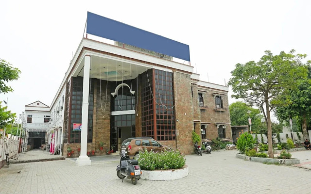 Hotel Balsons By OYO Rooms