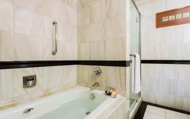 Renaissance Riverside Hotel Saigon
