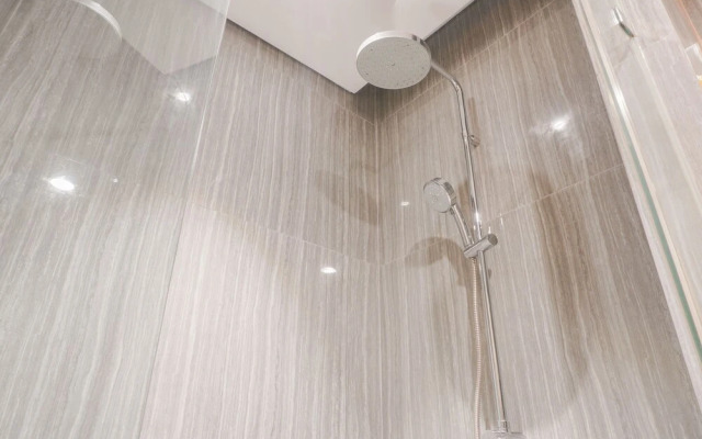 Elegant And Nice Studio At Capitol Suites Apartment