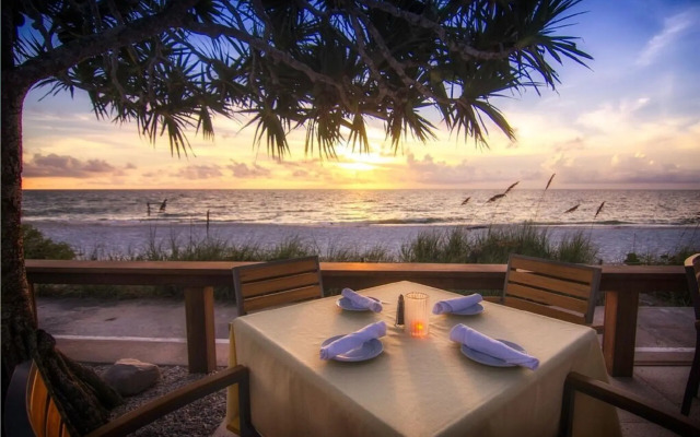 Naples Beach Club, a Four Seasons Resort