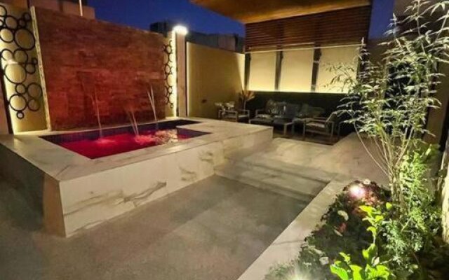 private chalet with pool شاليه فخم مع مسبح