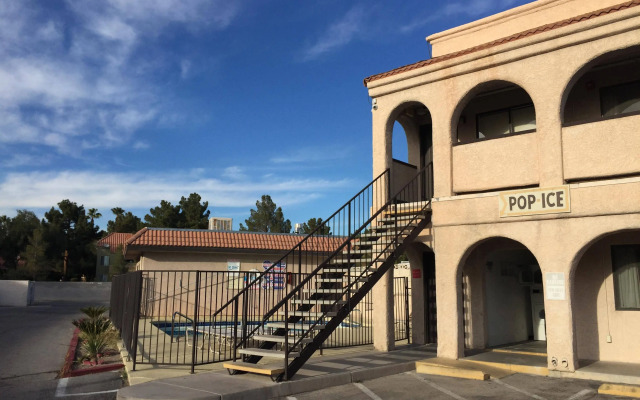 Super 8 by Wyndham Las Vegas Nellis AFB Area