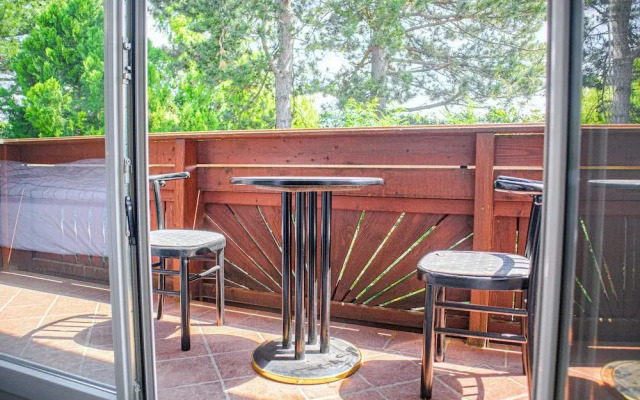 Spacious Home & Garden Free Parking