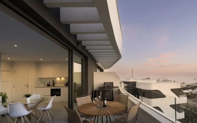 Sunset Top Floor Apartment Higueron