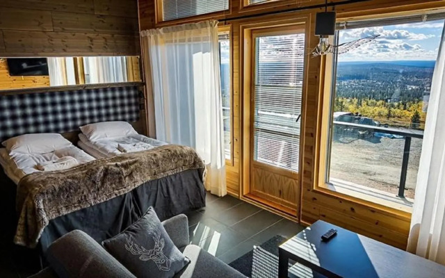 Star Arctic Hotel & Activities