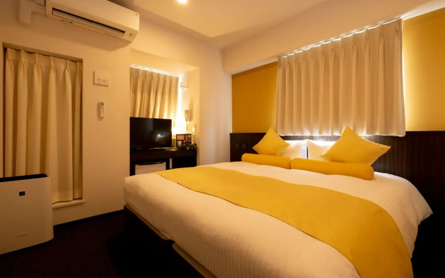 Nipponbashi Crystal Hotel