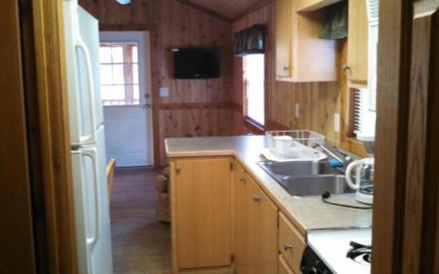 Alpine Lake Lakefront Cabin 7