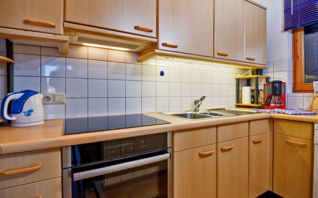 Modri Dragulj - With Pool - A3