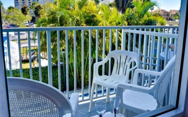 Bayside Condos 18