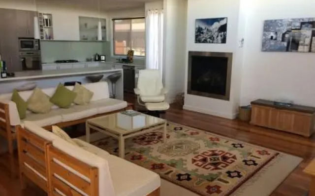 19 Glen Eagles Close