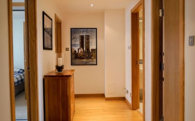 Modern 2 Bedroom Property With Balcony