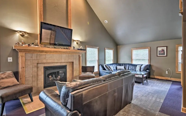 Pet-friendly Home Near Lakes & Snowmobile Trails!