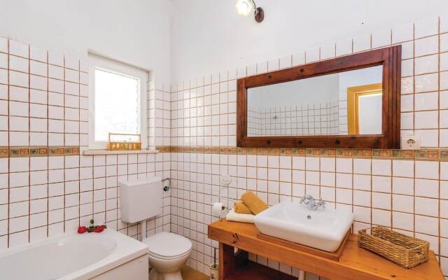 Awesome Home in Drvenik With Wifi and 5 Bedrooms