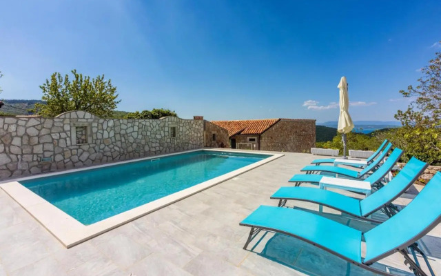 Villa Green Point
