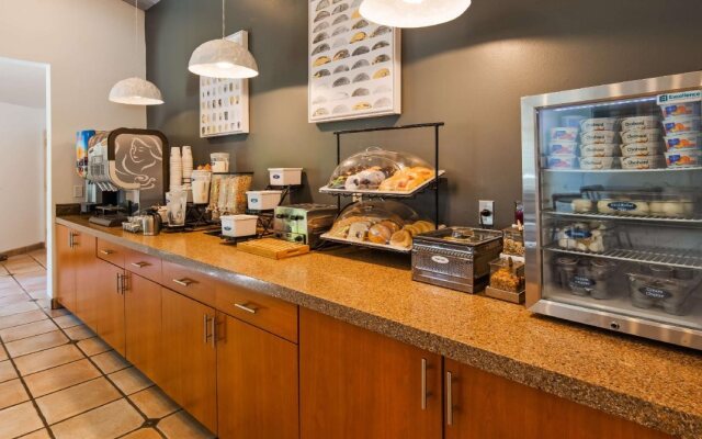 Best Western Plus Cottontree Inn