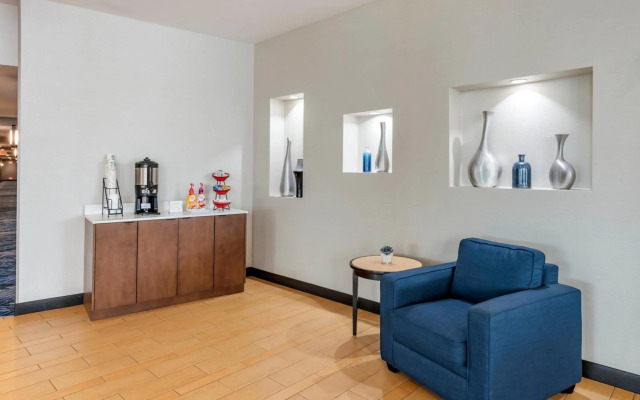 Cambria Hotel Minneapolis Maple Grove