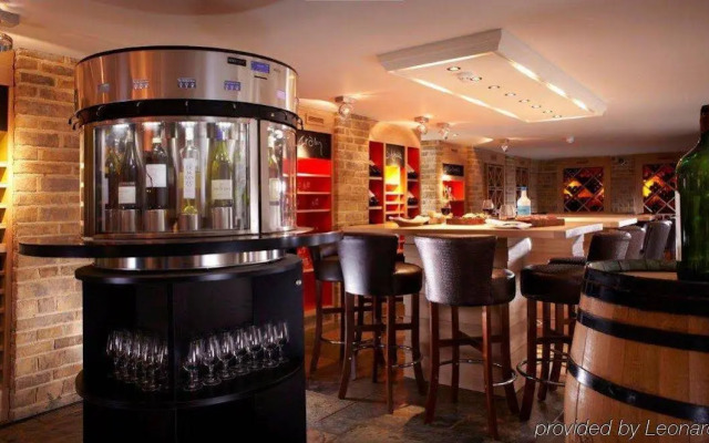South Lodge Hotel