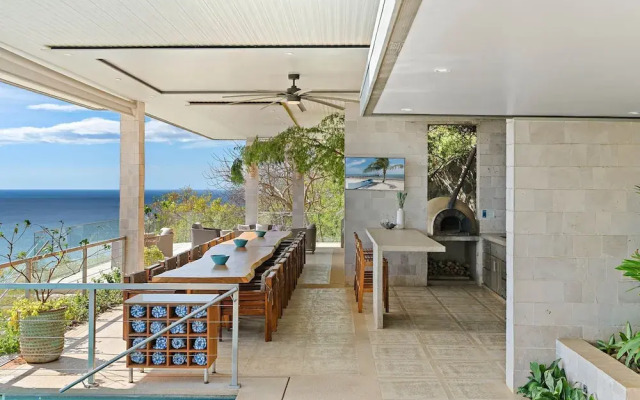 Luxury Villa: Hot Tub: Ocean Views: Fully Staffed
