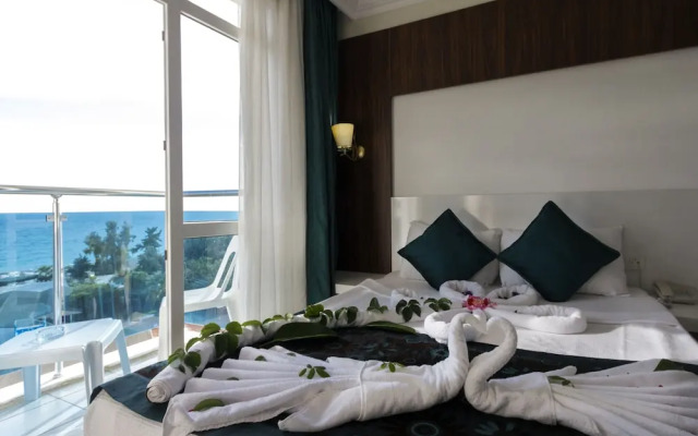 Grand Paradise Hotel