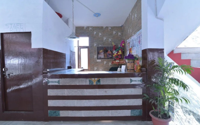 OYO 24873 Hotel Rama Palace