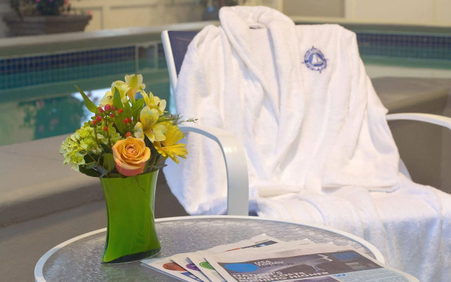 Salem Waterfront Hotel & Suites