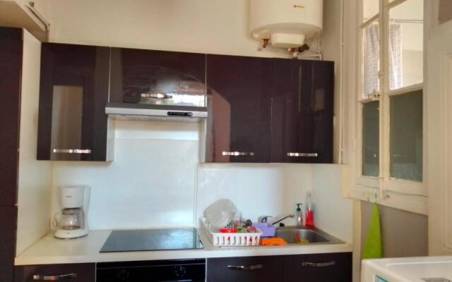 Typical Toulon apartment 50M beaches