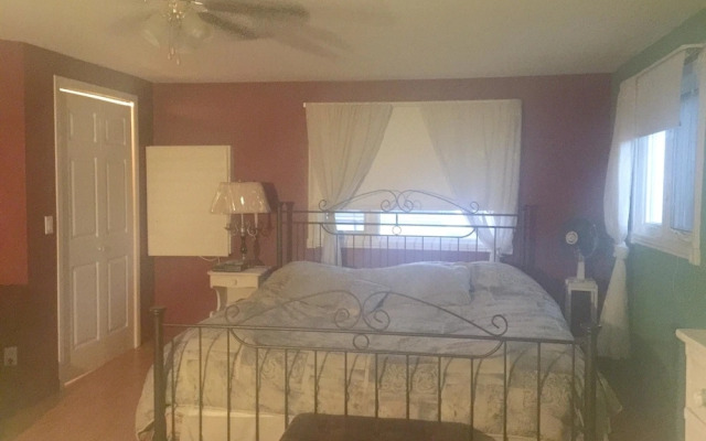 Chalet With 2 Bedrooms in Mashteuiatsh, With Wonderful Lake View