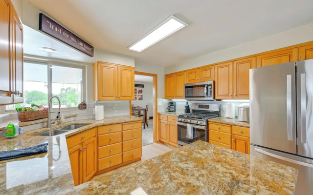 Family-friendly Yakima Escape w/ Yard & Pool!