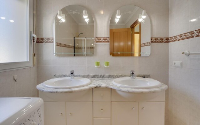 Fabulous Holiday Home in Calpe With Swimming Pool