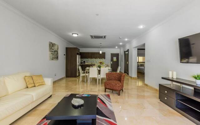 Beautiful 2BR Condo w Great Amenities Palmbeach