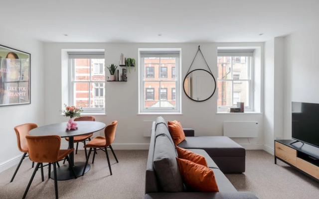 The Sexy Beast - Fitzrovia - by Frankie Says