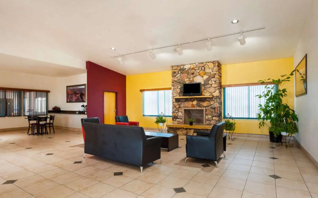 Rodeway Inn & Suites