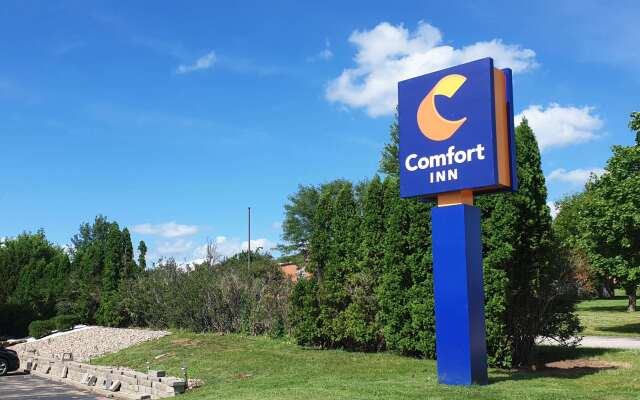 Comfort Inn Muscatine near Hwy 61