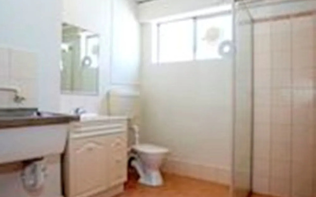 Burswood Lodge Motel Apartments