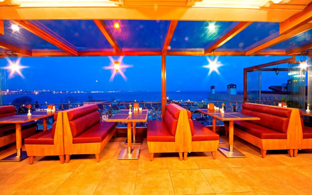 Hippodrome Hotel