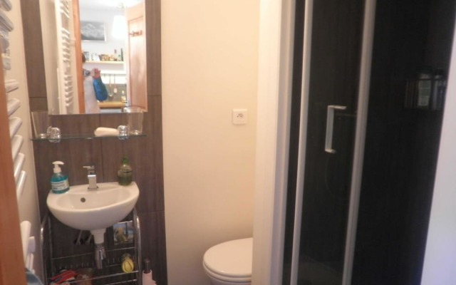 Lou Services Apartment THB67 LSI 001